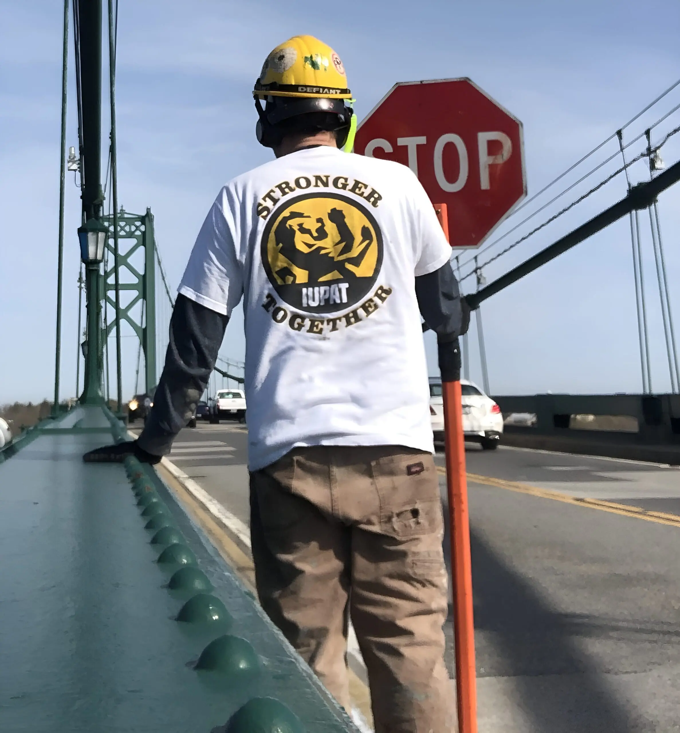 IUPAT Painter on bridge