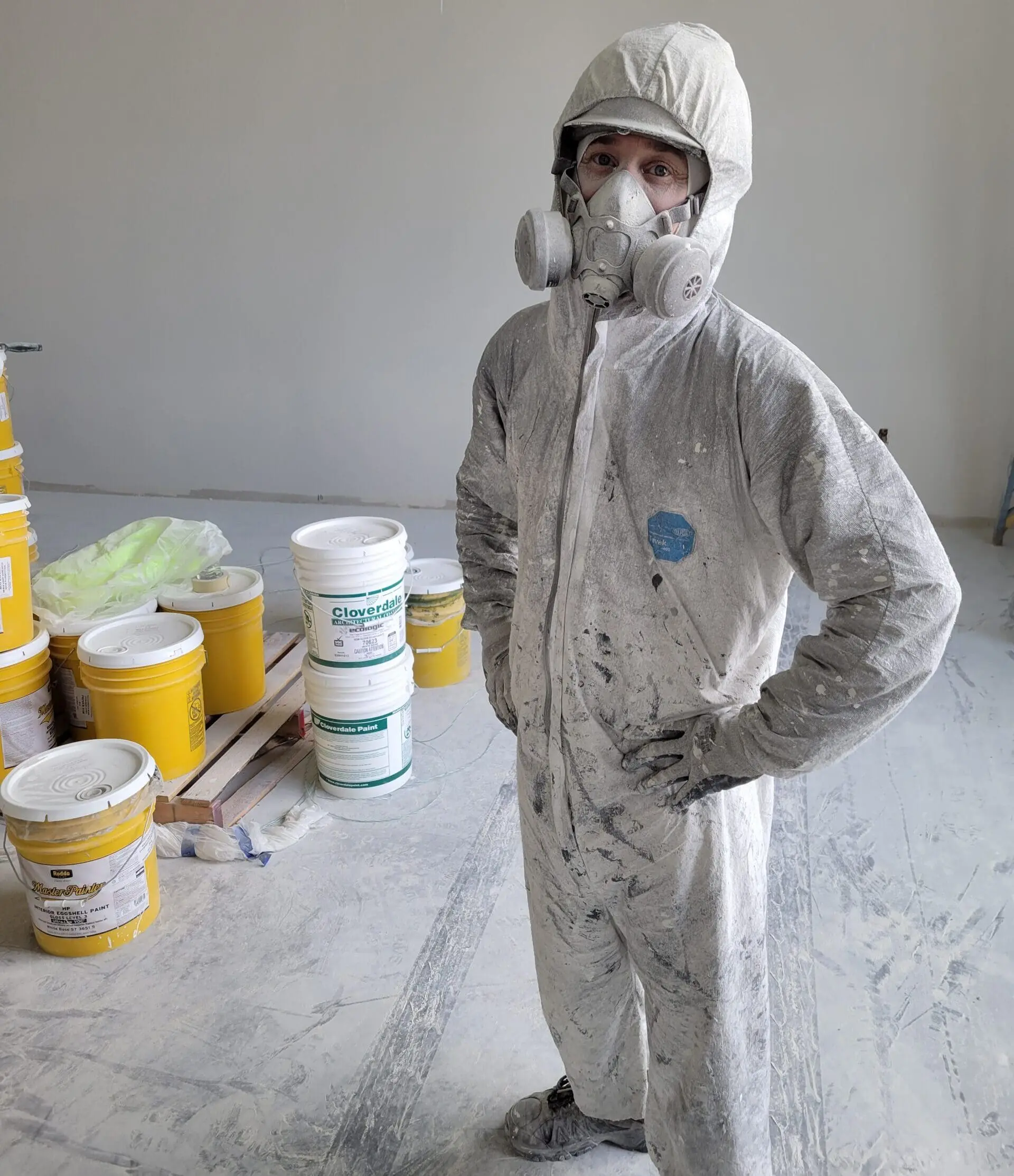 Painter in protective gear